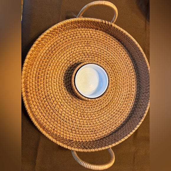 NWOT Beautiful Woven Basket Chips And Dip Bowl W/Handles  Party Fast Shipping - Picture 1 of 16